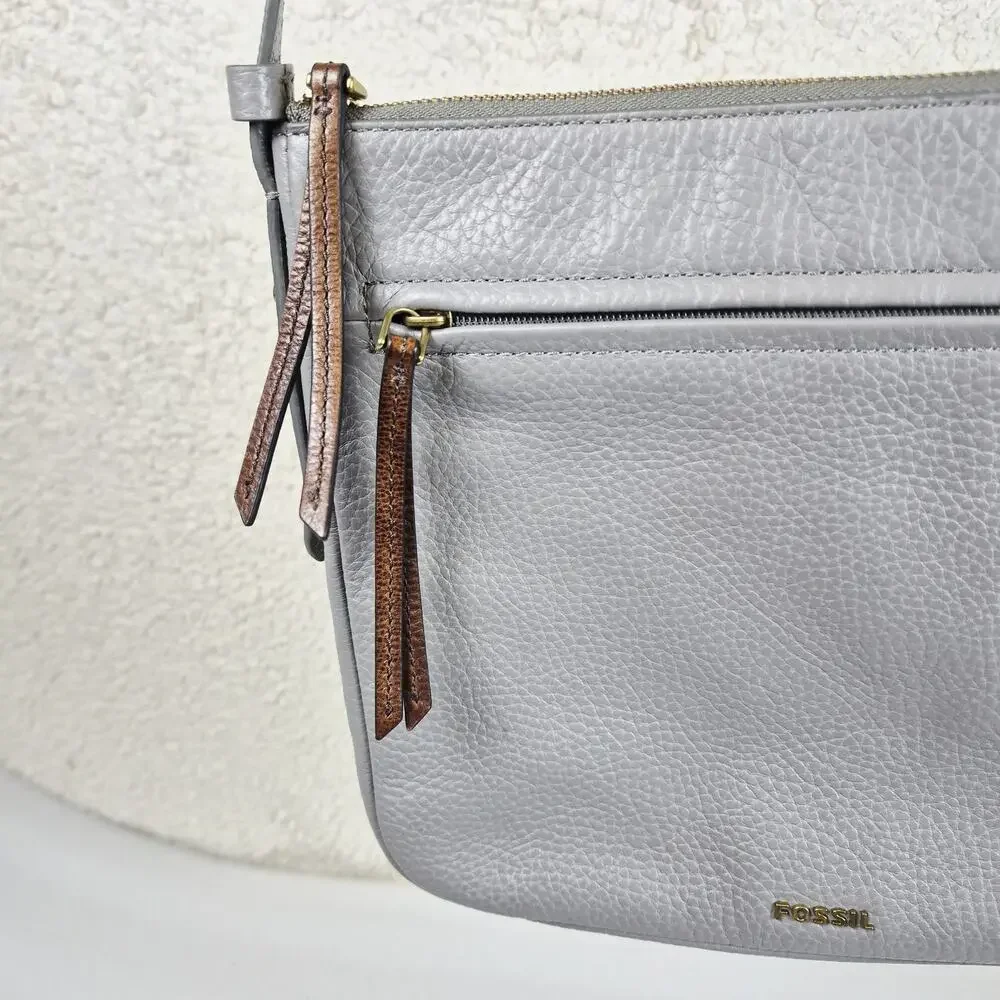 Fossil Pebbled Leather Crossbody Bag Gray Zip Pocket Key Charm Adjustable Strap